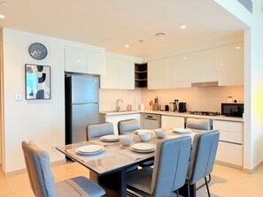 Microwave, oven, stovetop, dishwasher - Premium 2-bedroom apartment infront of Dubai Mall (Dubai)