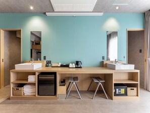 Coffres-forts dans les chambres, bureau, rideaux occultants