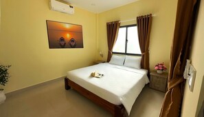 Kamar Double Standar, pemandangan samudra | Tirai kedap cahaya, setrika/meja setrika, dan Wi-Fi gratis