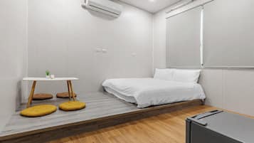 Standard Double Room | Free WiFi, bed sheets