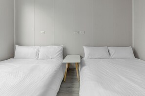 Standaard vierpersoonskamer | Gratis wifi, beddengoed