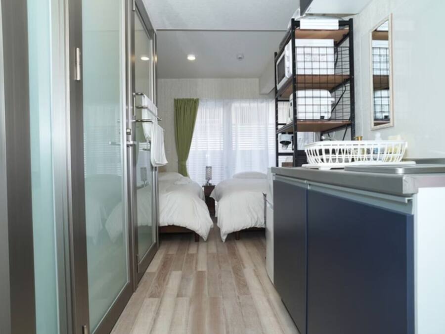 Deluxe Suite, Non Smoking | Desk, iron/ironing board, free WiFi