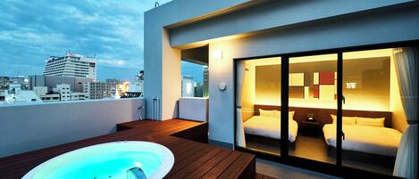 Suite with private sauna and jacuzzi Non-Smoking | Terrace/patio