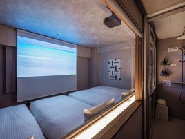 Caja de seguridad en la habitación, escritorio y wifi gratis 