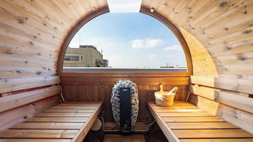 Suite with private sauna and jacuzzi Non-Smoking | Terrace/patio