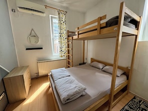 Iron/ironing board, free WiFi, bed sheets - Nomad Hostel (Belgrade)