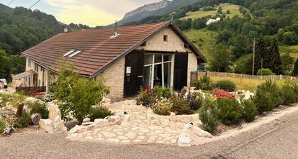 Spacious 2* Gite-Nid in the authentic Vercors near all amenities