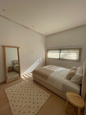 4 bedrooms, WiFi, bed sheets