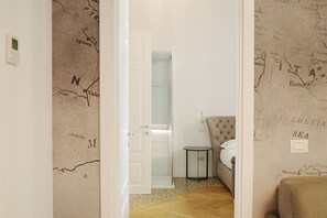 1 chambre, bureau, espace de travail pour ordinateur portable