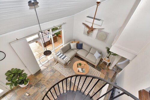 Blissful Silver Sands Retreat ~ Aldinga Beach - A delightful three-bedroom home situated just metres away from the stunning Silver Sands Beach