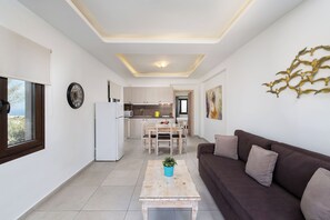 Smart TV, offices, printers - Pithos apartments is a complex of 5 full equipped apartments (Thira - Santorini)