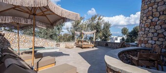 Pithos apartments is a complex of 5 full equipped apartments