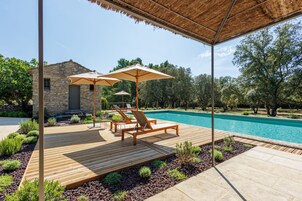 Seasonal outdoor pool, pool umbrellas, sun loungers