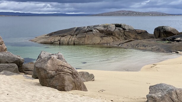A beach with large rocks and clear water. - Cottage 467 - Kilkerrin - sleeps 8 guests  in 4 bedrooms (Kilkerrin)