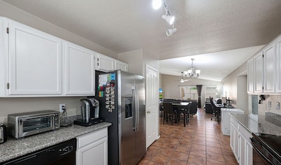 Charming house with Pool, WiFi and AC in fantastic East Mesa