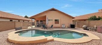 Charming house with Pool, WiFi and AC in fantastic East Mesa