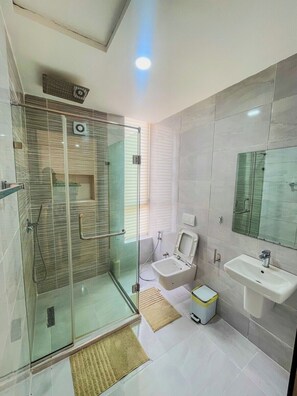 Apartment, 2 Bedrooms, Balcony, City View | Bathroom - Luxurious 2-bedroom Apartment in Lagos With City View (Lagos)
