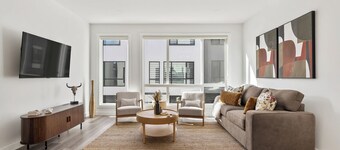 Western Chic Retreat 3BR w/ 3 Ensuites, Prkg, AC