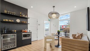 Living area - Western Chic Retreat 3BR w/ 3 Ensuites, Prkg, AC (Calgary)