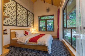 Villa familiare, vista cortile | Minibar, tende oscuranti, insonorizzazione, Wi-Fi gratuito