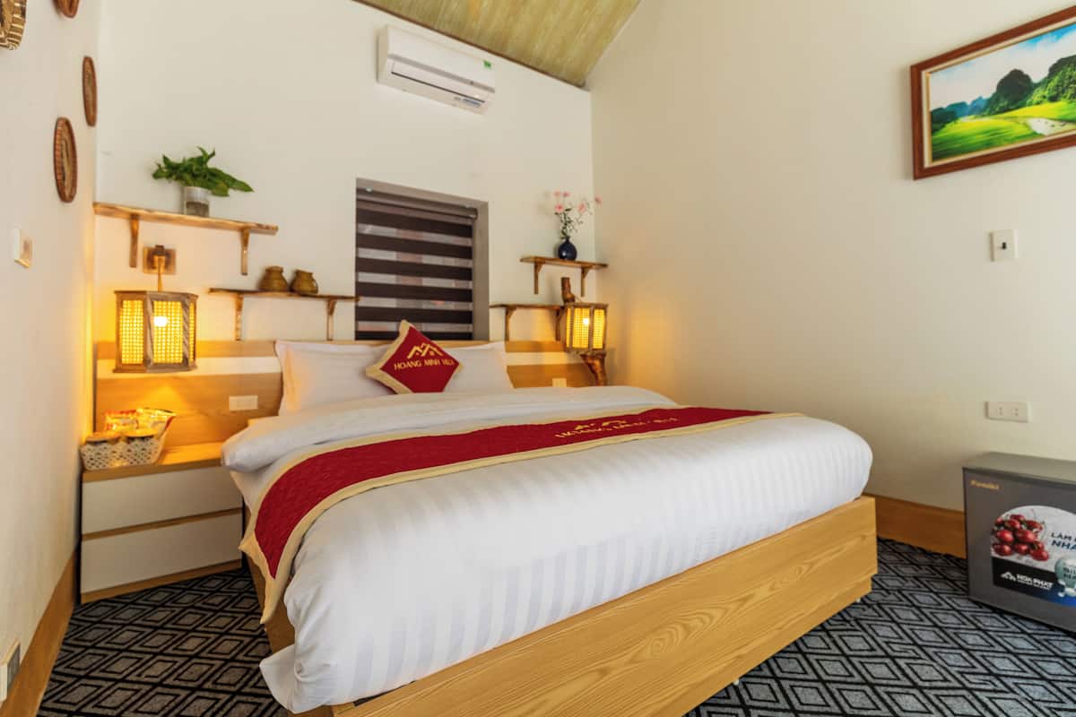 Deluxe Double Room, Garden View | 1 bedroom, minibar, blackout drapes, soundproofing