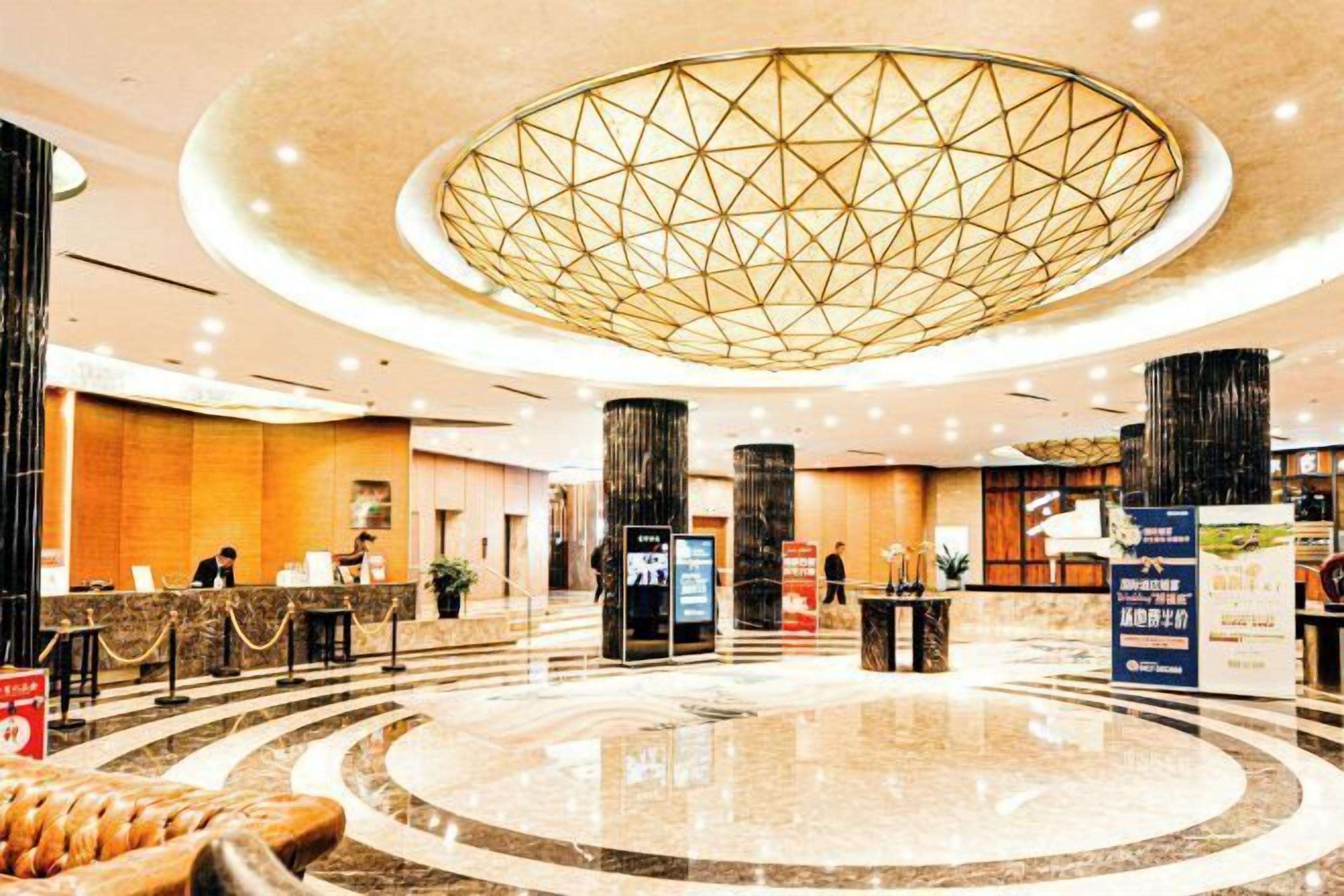 المنشأة من الداخل