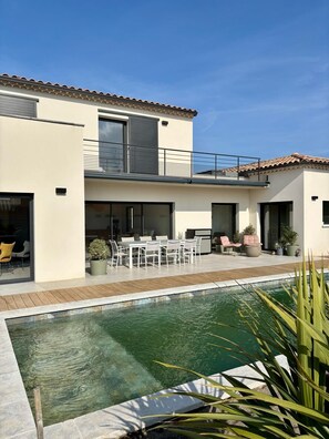 Pool - VILLA with swimming pool in PERNES LES FONTAINES (Pernes-les-Fontaines)