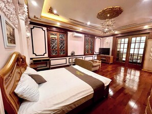 Grand Apartment - Van Cao by HPT Home (Hai Phong)