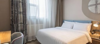 Homeinn Hotel (Weifang Xinhua Road Shengli East Street City Government Plaza)
