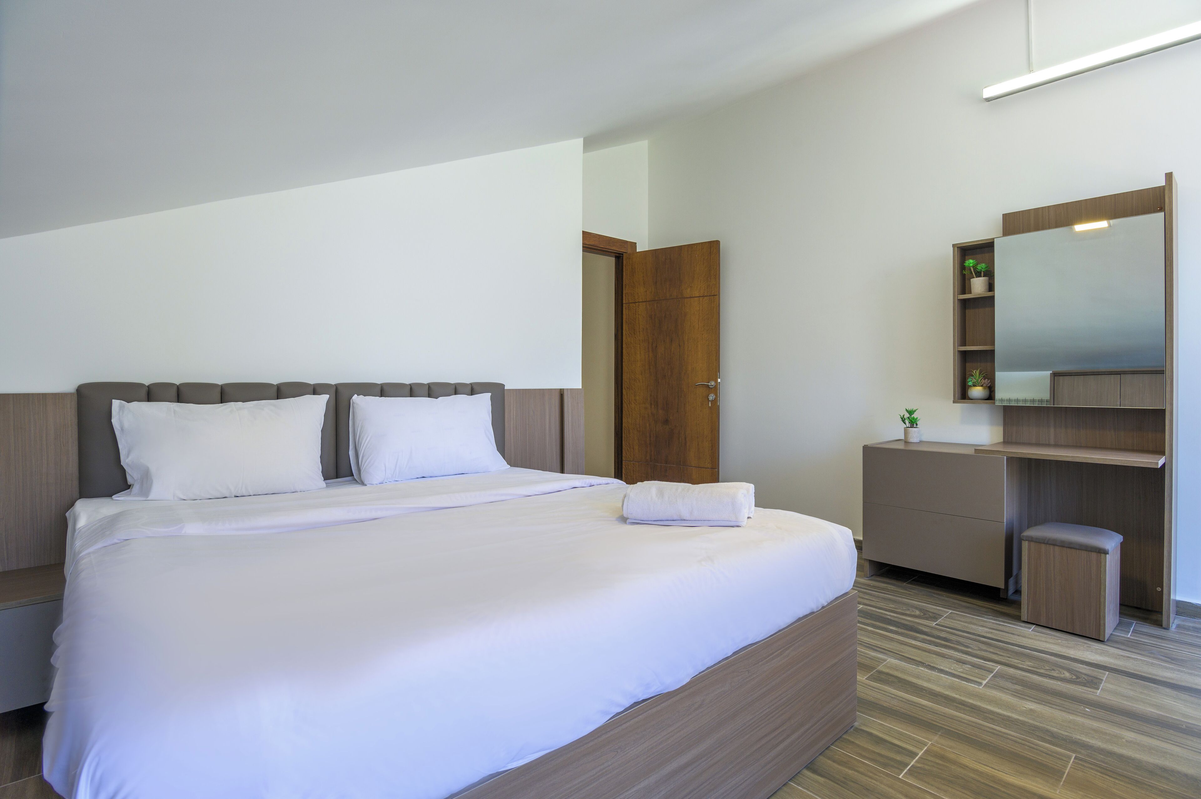 Apartemen, 2 kamar tidur, dapur, pemandangan gunung | 2 kamar tidur, seprai premium, dan tirai kedap cahaya