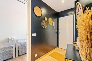 2 bedrooms, Internet