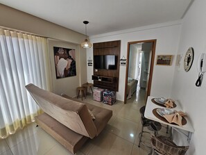 Smart TV - Beautiful 1 bedroom flat next to Flamboyant Shopping Mall (Alto da Glória Goiânia)
