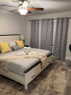 3 habitaciones, tabla de planchar con plancha, cuna de viaje y wifi 