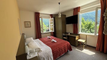 Standard Double or Twin Room, Garden View | Free WiFi