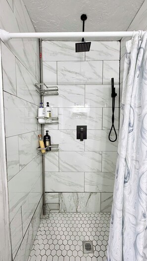 Hair dryer, towels - Cozy, Pet-Friendly OKC Apartment (Oklahoma City)