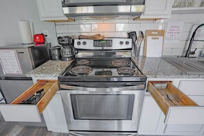 Fridge, oven, stovetop, coffee/tea maker - 1BR Apt | 7 min to Integris Baptist Medical | Kitchen, Wi-Fi, Free Parking #20A (Oklahoma City)