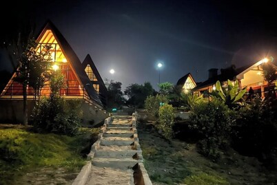 Topi Cottages (Perfect getaway for 3)