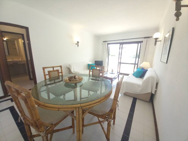 تناول الطعام