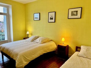 4 bedrooms, iron/ironing board, travel crib, bed sheets