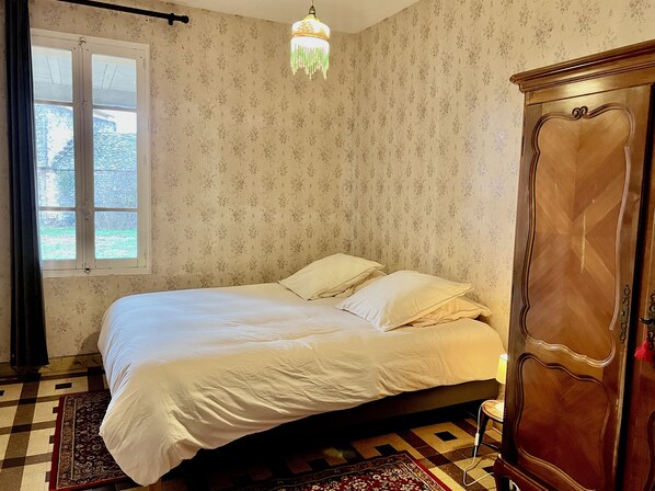 4 Schlafzimmer, Bügeleisen/Bügelbrett, Reisekinderbett, Bettwäsche