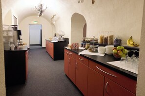 Daily buffet breakfast (EUR 17.90 per person)