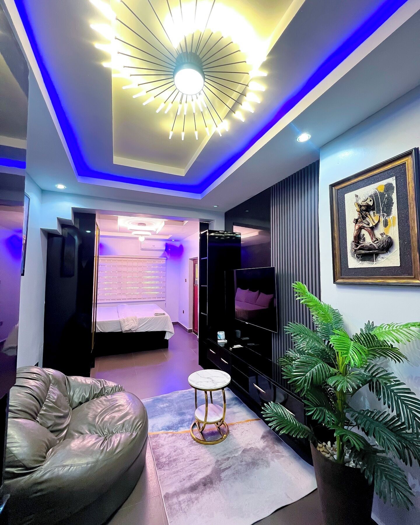 Departamento familiar, balcón, vista a la ciudad | Área de sala de estar