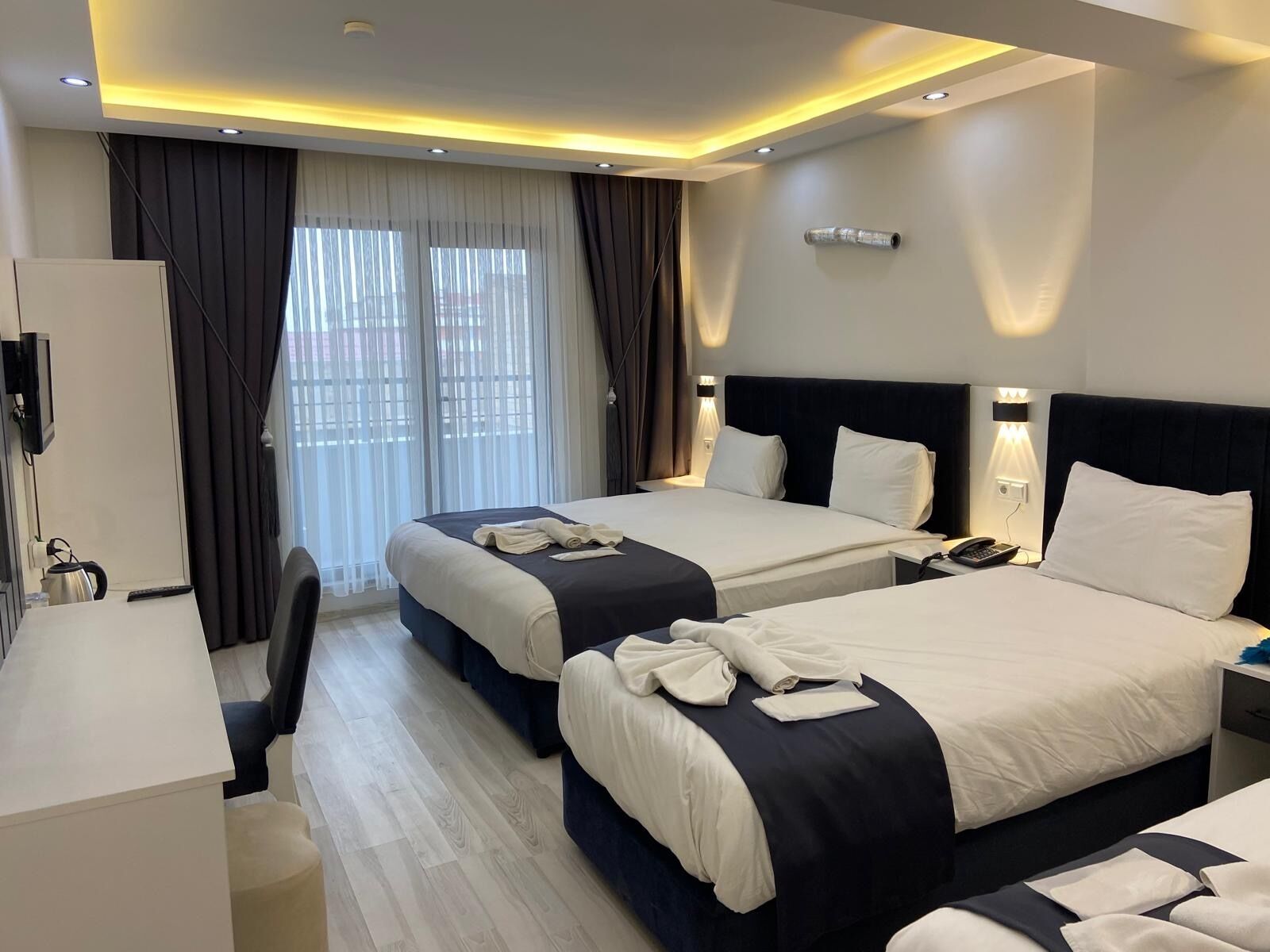 Laptop workspace, free WiFi