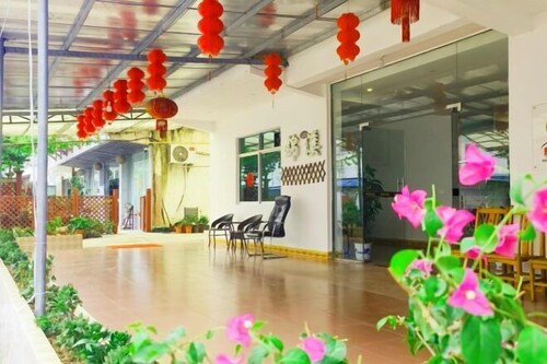 Danxia Shanyang Yuancun Inn (core scenic spot)