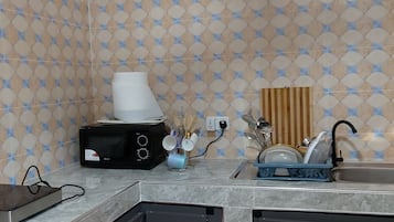 Fridge, microwave, stovetop, electric kettle