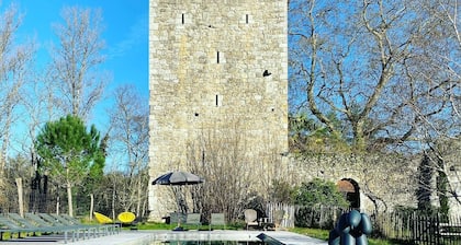 La tour d'avance: former hunting lodge of Henri IV, between Bordeaux and Agen