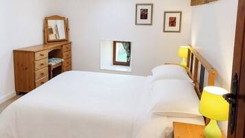 2 chambres, fer et planche à repasser, lit parapluie, Wi-Fi gratuit