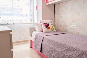2 bedrooms, WiFi, bed sheets