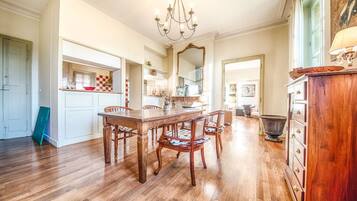 Superior Apartment, Ensuite, Garden View (Rêve d'Afrique) | Dining