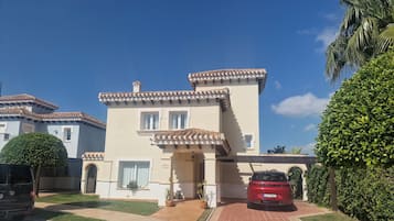 Villa | Exterior